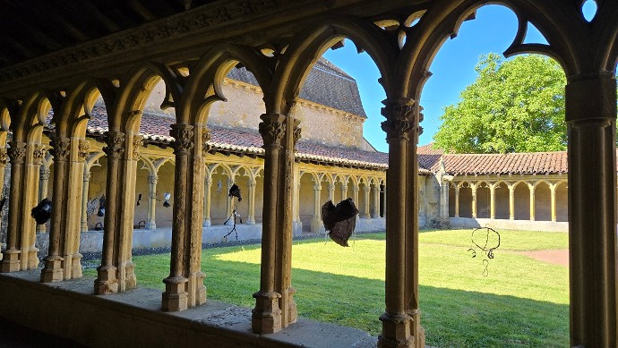 Les élèves de 4eme du collège Notre Dame de Charlieu inspirés par la thématique du deuil